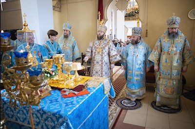 Митрополит Игнатий возглавил соборное архиерейское богослужение в Казанском храме г. Саратова