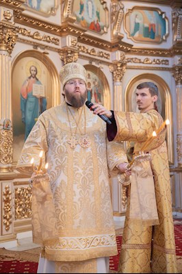 Митрополит Игнатий совершил Божественную литургию в Покровском соборе г. Саратова
