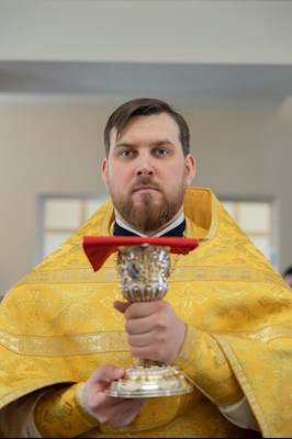 Митрополит Игнатий совершил Божественную литургию в Трехсвятительском храме г. Саратова