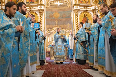 Митрополит Игнатий возглавил соборное архиерейское богослужение в Свято-Троицком кафедральном соборе г. Покровска (Энгельса)