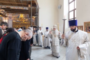 Божественная литургия в Свято-Никольском мужском монастыре г. Саратова