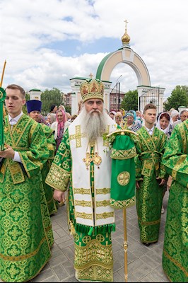 Божественная литургия в соединении с вечерней в Свято-Троицком кафедральном соборе г. Вольска
