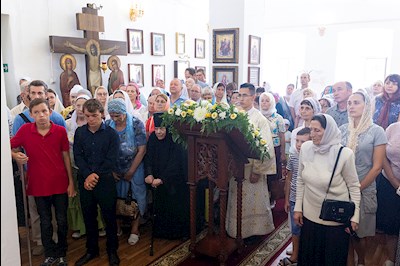 Божественная литургия в храме во имя святителя Митрофана, епископа Воронежского, г.Саратова