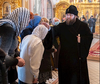 Митрополит Игнатий совершил Божественную литургию в Свято-Троицком кафедральном соборе г. Саратова