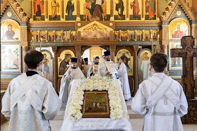 Божественная литургия в Вознесенско-Пантелеимоновском храме с. Усть-Курдюм Саратовского района