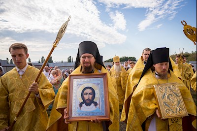 Божественная литургия в храме в честь Нерукотворного Образа Спасителя г .Саратова