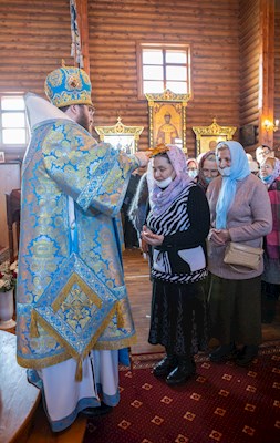Митрополит Игнатий совершил Божественную литургию в храме в честь Сретения Господня г. Саратова