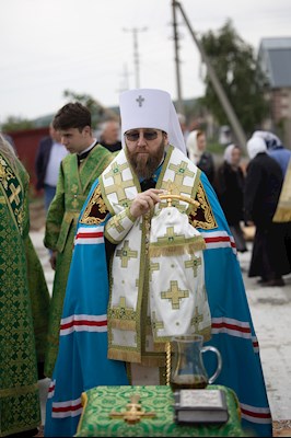 Митрополит Игнатий совершил чин основания храма во имя преподобного Иоанна Рыльского в селе Рыбное