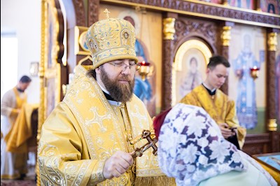 Митрополит Игнатий совершил Божественную литургию в храме во имя святителя Николая Японского г. Саратова