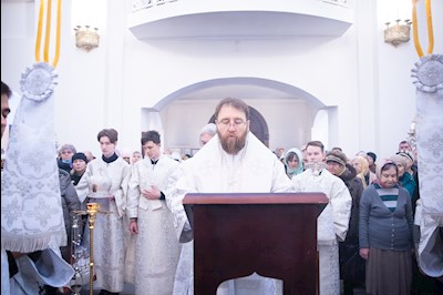 Митрополит Игнатий совершил Божественную литургию и чин Великого освящения воды в храме святителя Тихона, епископа Воронежского, Задонского чудотворца, г. Саратова