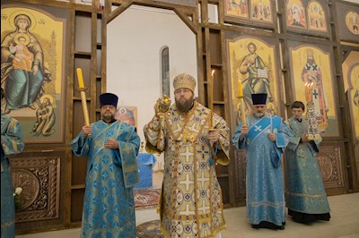 Митрополит Игнатий совершил всенощное бдение в храме святителя Тихона, епископа Воронежского, Задонского чудотворца, г. Саратова