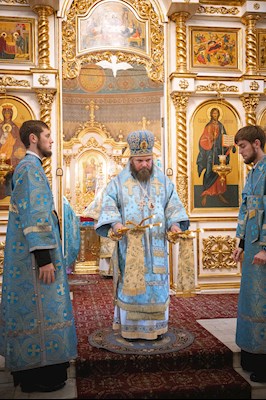 Митрополит Игнатий возглавил соборное архиерейское богослужение в Свято-Троицком кафедральном соборе г. Покровска (Энгельса)