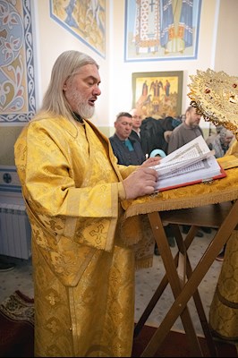 Митрополит Игнатий совершил Великое освящение храма святителя и Чудотворца Николая села Долгий Буерак Гагаринского района г. Саратова и Божественную литургию в новоосвященном храме