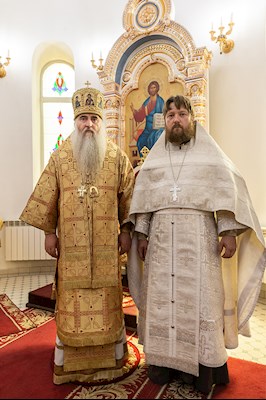 Божественная литургия в храме во имя святых первоверховных апостолов Петра и Павла г. Аткарска