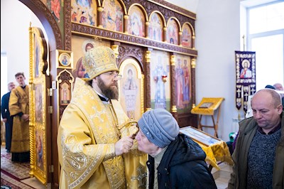 Митрополит Игнатий совершил Божественную литургию в храме во имя святителя Николая Японского г. Саратова