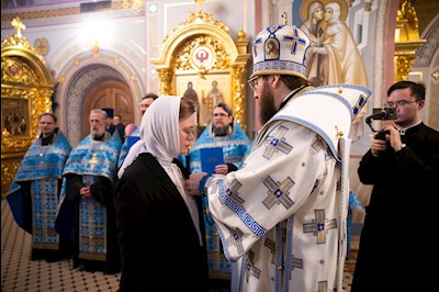 Митрополит Игнатий совершил вечернее богослужение с чтением акафиста Пресвятой Богородице в Свято-Троицком кафедральном соборе г. Саратова