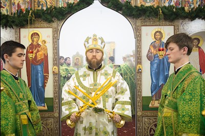 Митрополит Игнатий совершил Великое освящение храма преподобного Серафима Саровского р.п. Татищево и первую Божественную литургию в новоосвященном храме