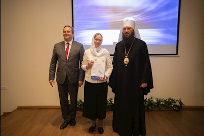 Митрополит Игнатий вручил дипломы выпускникам СПДС