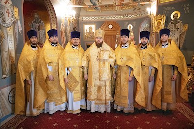 Митрополит Игнатий совершил Божественную литургию в Свято-Троицком кафедральном соборе Саратова