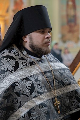 Митрополит Игнатий совершил Литургию Преждеосвященных Даров в Покровском соборе г. Саратова