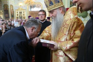 Божественная литургия и молебен у мощей святого равноапостольного князя Владимира в Покровском храме г.Саратова