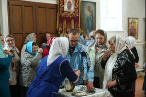 Божественная литургия в храме в честь Покрова Пресвятой Богородицы р.п. Новые Бурасы