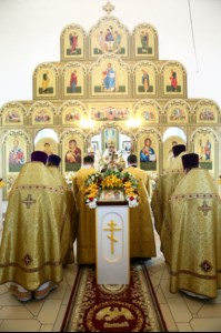 Божественная литургия в храме святых первоверховных апостолов Петра и Павла г. Красноармейска