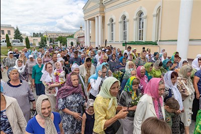 Божественная литургия в соединении с вечерней в Свято-Троицком кафедральном соборе г. Вольска