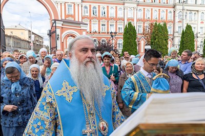 Божественная литургия в Свято-Троицком кафедральном соборе г. Саратова
