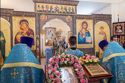 Божественная литургия в храме в честь Владимирской иконы Божией Матери с. Багаевка