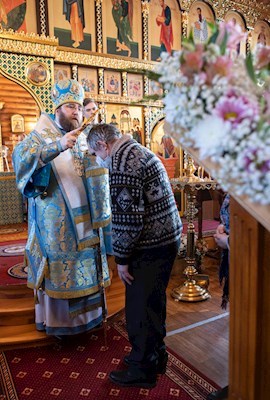 Митрополит Игнатий совершил Божественную литургию в храме в честь Сретения Господня г. Саратова