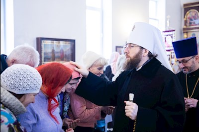Митрополит Игнатий совершил Божественную литургию в храме во имя святителя Николая Японского г. Саратова