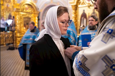 Митрополит Игнатий совершил вечернее богослужение с чтением акафиста Пресвятой Богородице в Свято-Троицком кафедральном соборе г. Саратова