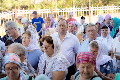 Митрополит Игнатий совершил великое освящение храма святых первоверховных апостолов Петра и Павла с. Куликовка Вольского района и Божественную литургию в новоосвященном храме