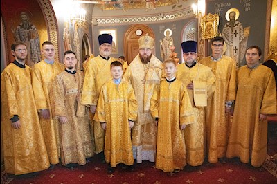 Митрополит Игнатий совершил Божественную литургию в Свято-Троицком кафедральном соборе Саратова