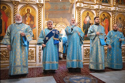Митрополит Игнатий возглавил соборное архиерейское богослужение в Свято-Троицком кафедральном соборе г. Покровска (Энгельса)
