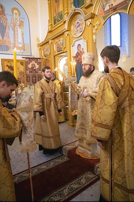 Митрополит Игнатий совершил Великое освящение храма святителя и Чудотворца Николая села Долгий Буерак Гагаринского района г. Саратова и Божественную литургию в новоосвященном храме