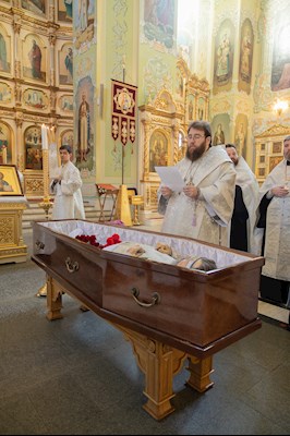 Митрополит Игнатий совершил отпевание клирика саратовского храма в честь иконы Божией Матери «Утоли моя печали» диакона Андрея Николаевцева