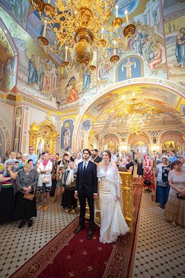 Митрополит Игнатий совершил Божественную литургию в Свято-Троицком кафедральном соборе Саратова