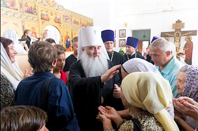 Божественная литургия в храме во имя святителя Митрофана, епископа Воронежского, г.Саратова