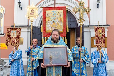 Божественная литургия в Свято-Троицком кафедральном соборе г. Саратова