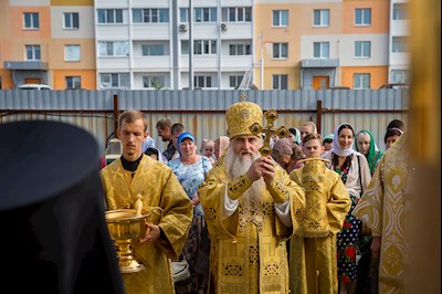 Божественная литургия в храме в честь Нерукотворного Образа Спасителя г .Саратова