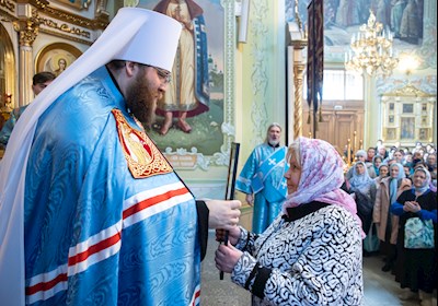 Митрополит Саратовский и Вольский Игнатий совершил вечерню в соединении с Литургией Иоанна Златоуста в Покровском соборе г. Саратова