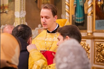 Митрополит Игнатий совершил Божественную литургию и молебен на новый год в Покровском соборе г. Саратова