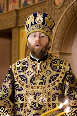 Митрополит Игнатий совершил Великое освящение Крестовоздвиженского подворья Свято-Алексиевского женского монастыря г. Саратова и Божественную литургию в новоосвященном храме