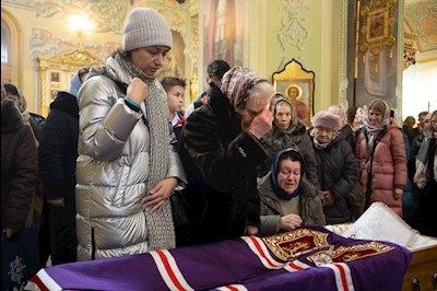 В Покровском соборе прошла торжественная встреча саратовских святителей