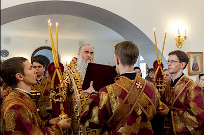 Божественная литургия в храме во имя святых бессребреников и чудотворцев Космы и Дамиана г. Саратова