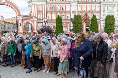 Божественная литургия в Свято-Троицком кафедральном соборе г. Саратова