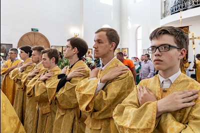 Божественная литургия в храме во имя святых первоверховных апостолов Петра и Павла г. Аткарска