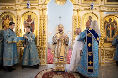 Митрополит Игнатий совершил Божественную литургию в Покровском храме г. Петровска